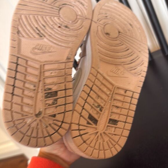 Nike Jordan 1 Low Crimson pink tint sneaker size 6 - Picture 9 of 12